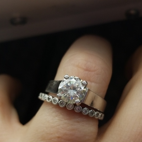 2CT Diamond tested Mossainite Round Solid Sterling - Picture 4 of 4